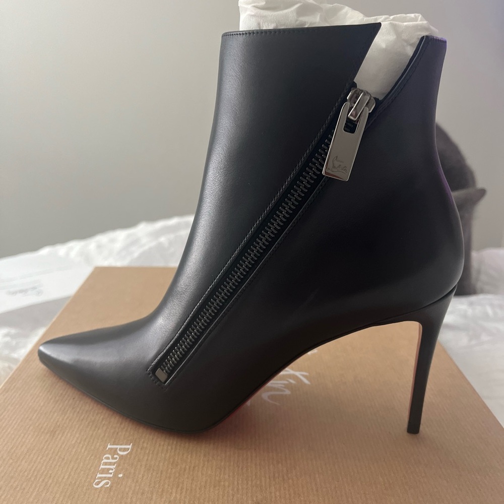Sexy black booties